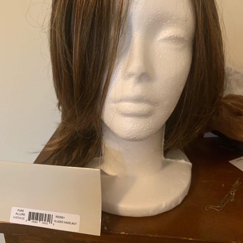 Raquel Welch Wig